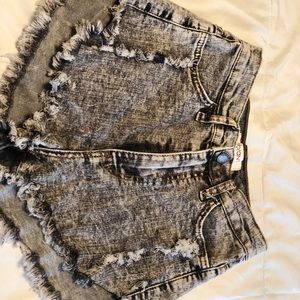 Stonewashed high waisted cut off shorts